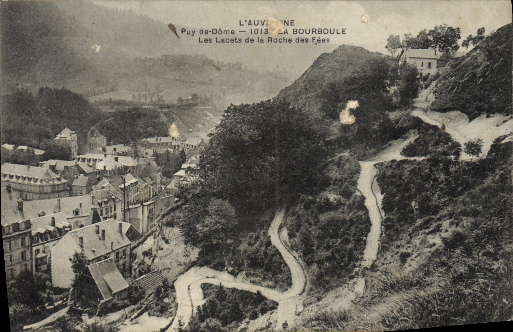 CPA L'Auvergne La Bourboule Les lacets de la roche des fees