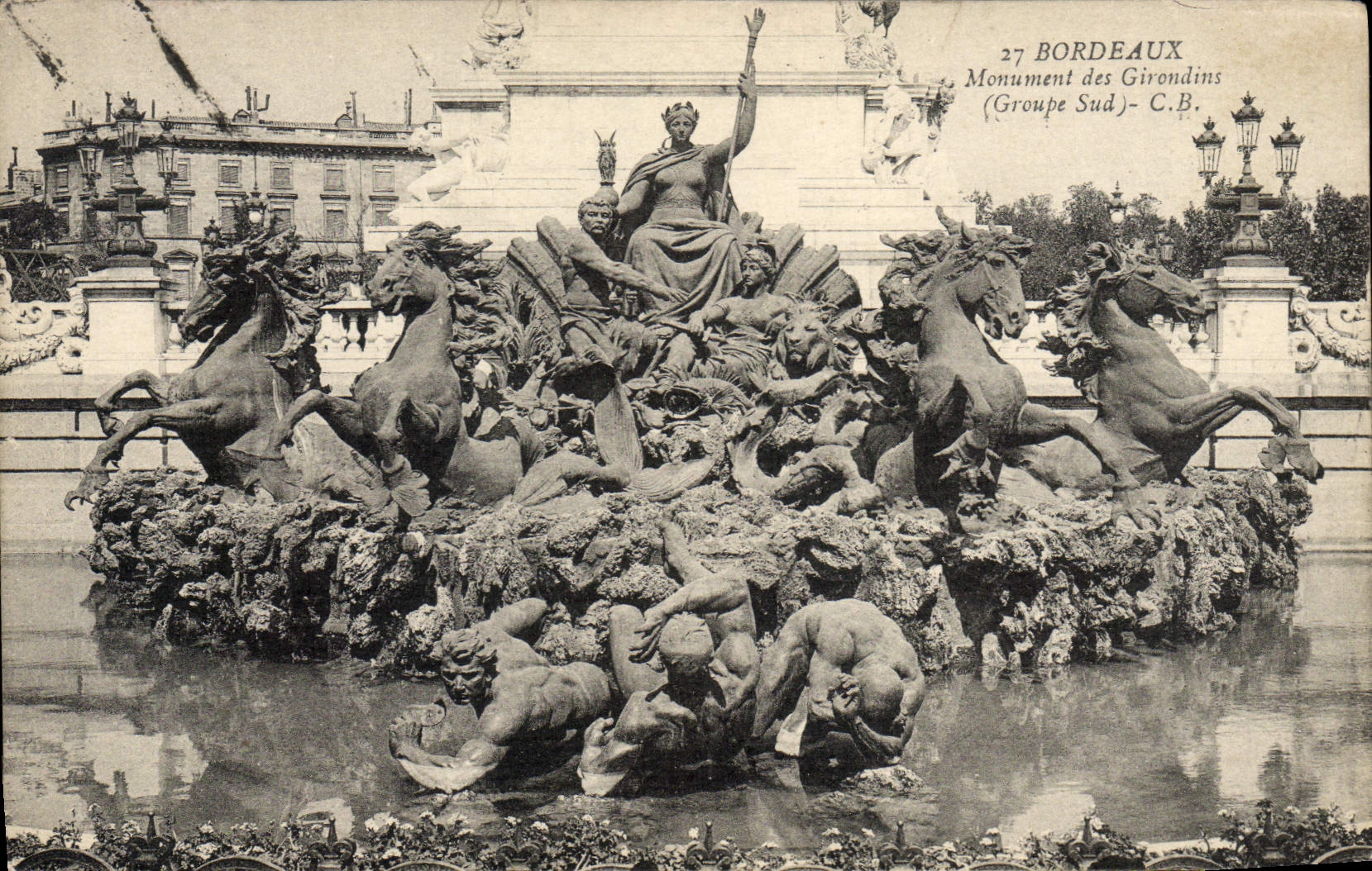 CPA Bordeaux Monument Des Girondins 