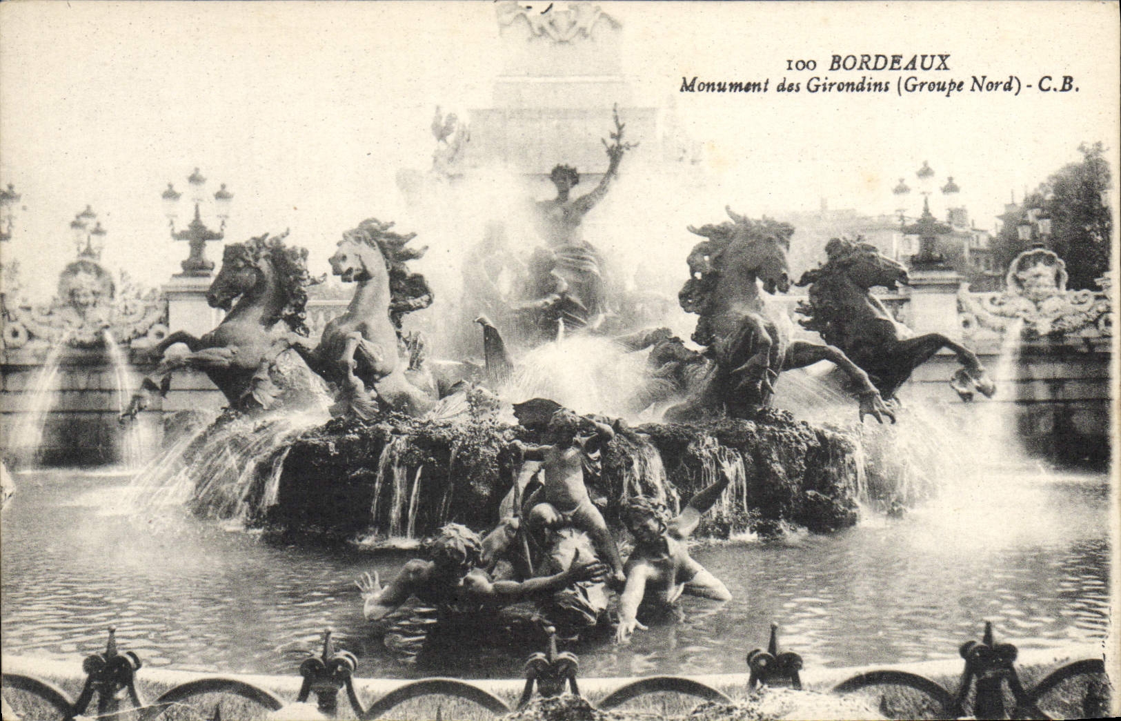 CPA Bordeaux Monument Des Girondins