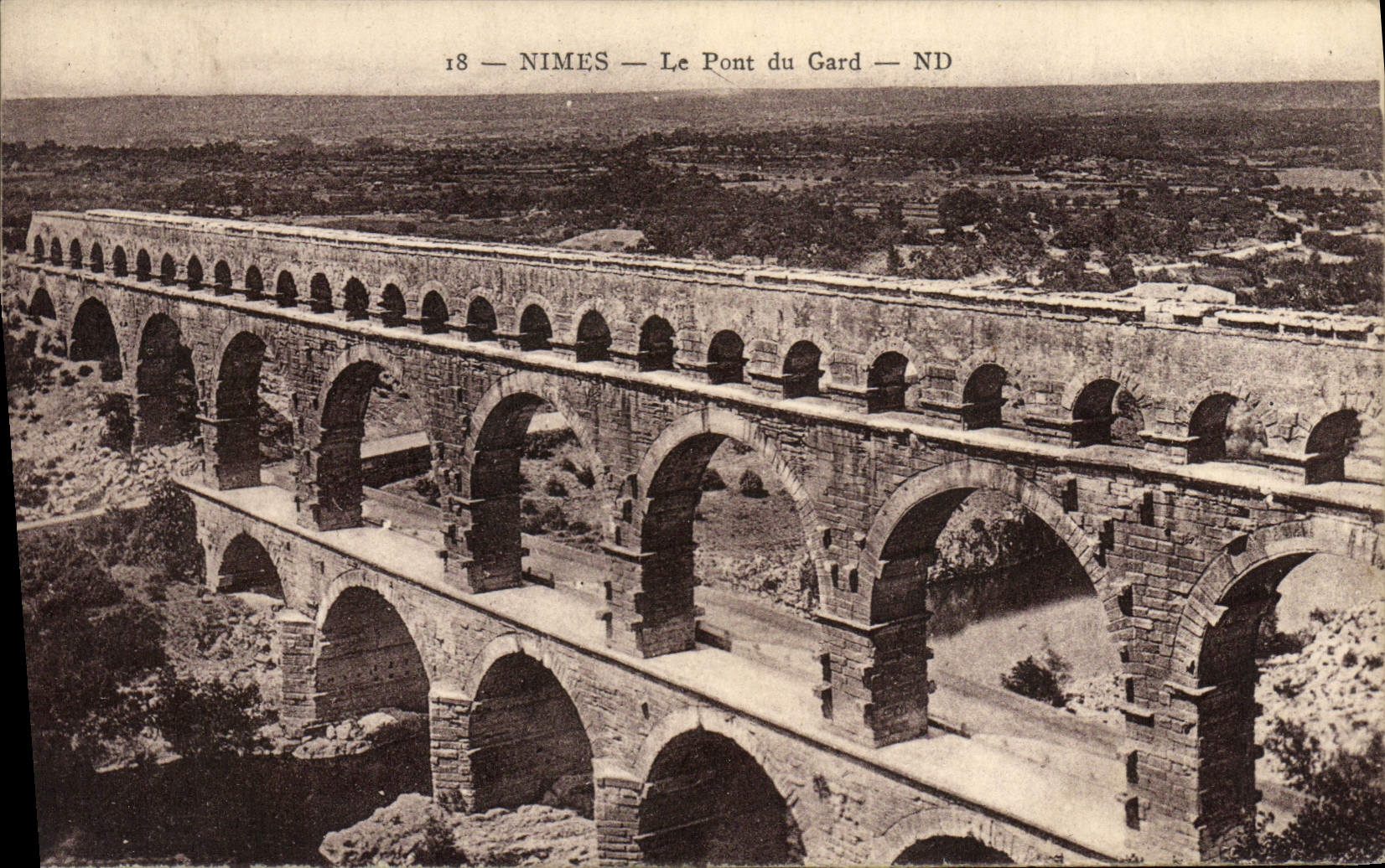 CPA Nimes Le Pont Du Gard