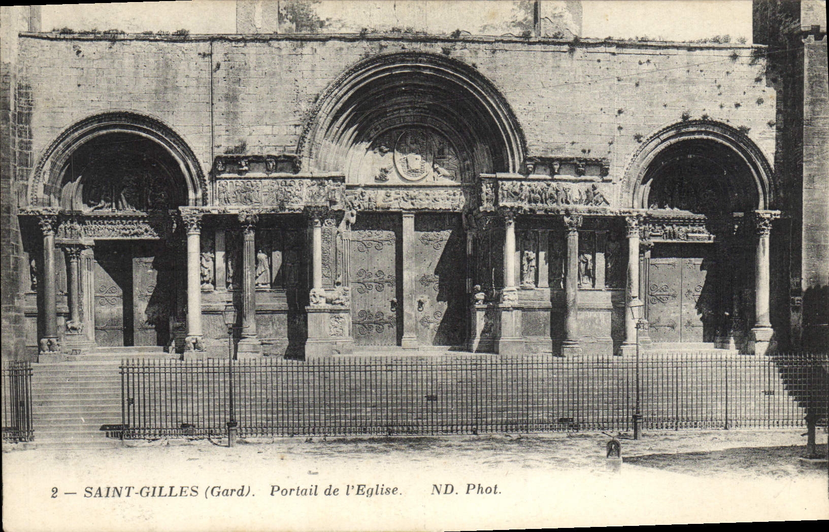 CPA Saint Gilles Portail De I'Eglise