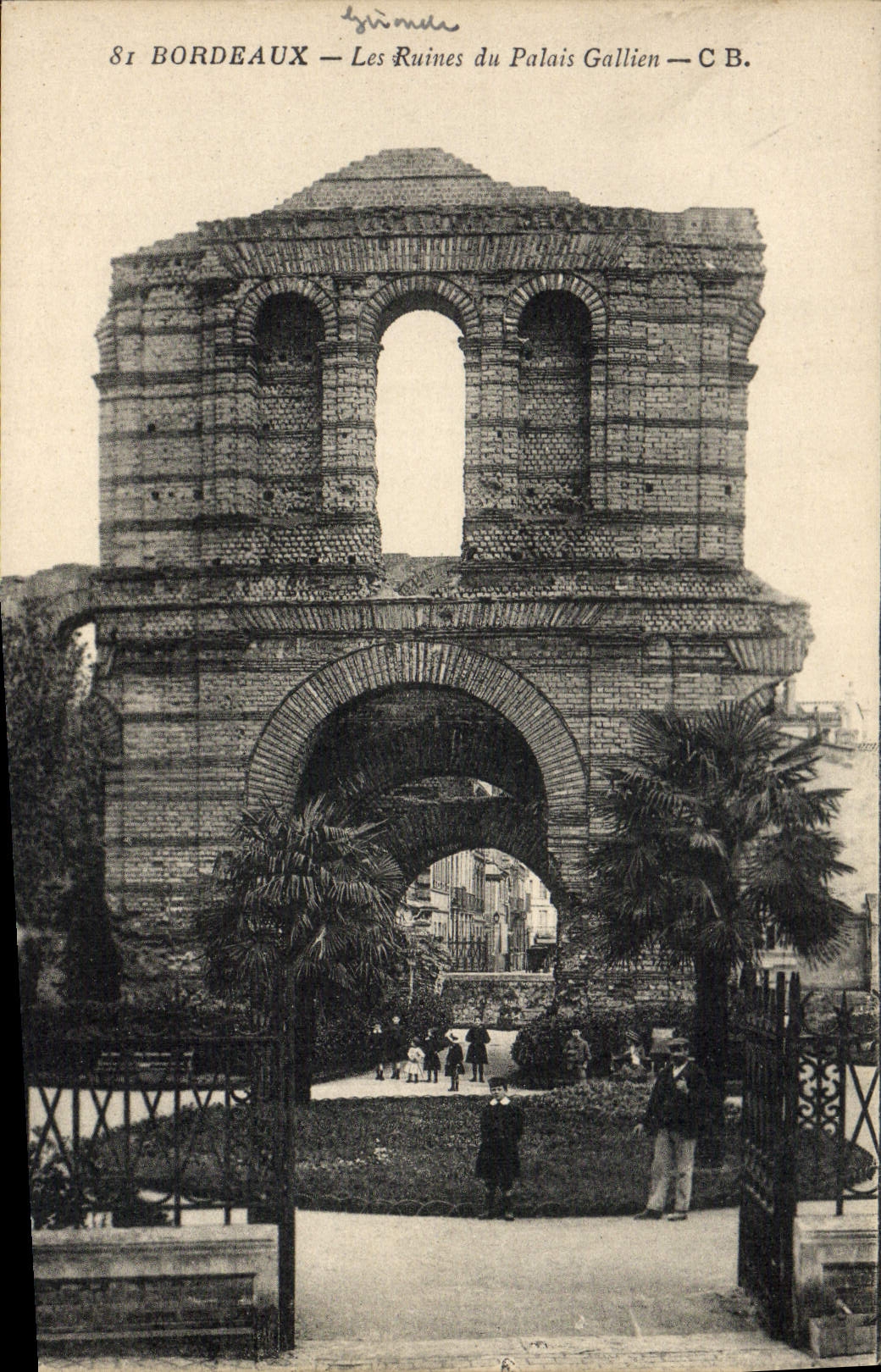 CPA Bordeaux Les Ruines Du Palais Gallien