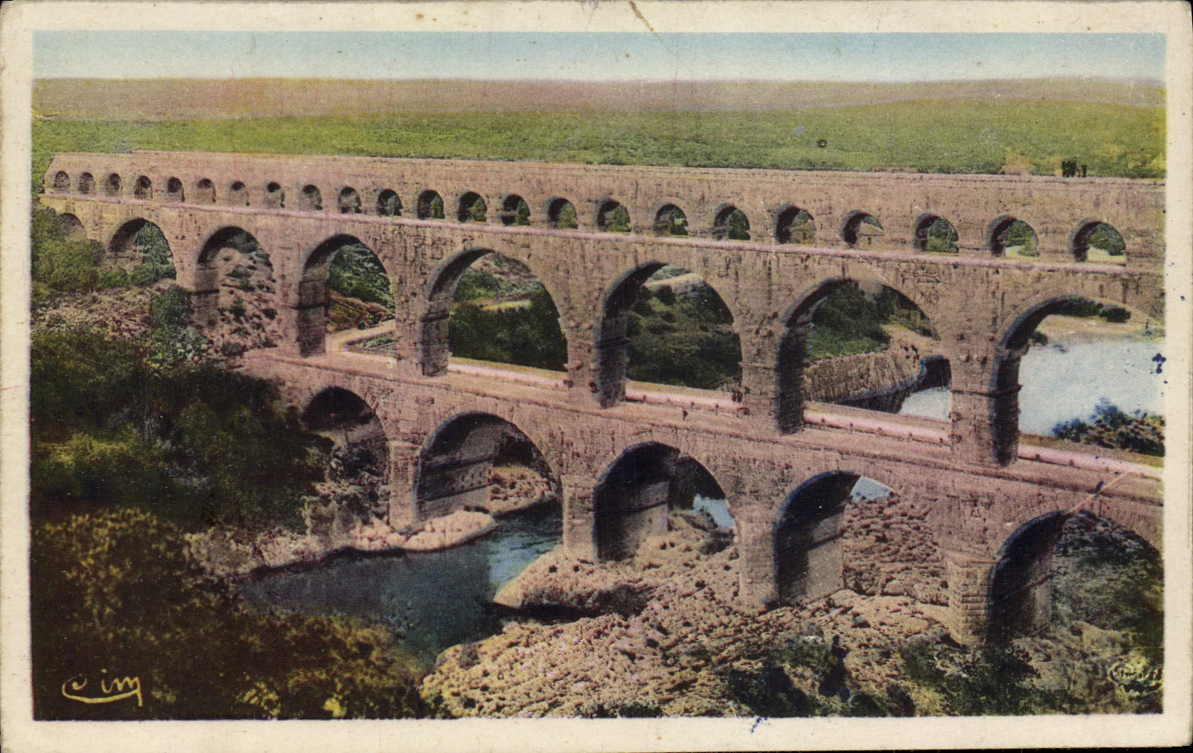 Puente de Román del acueducto de Nimes de la POSTAL de la VENDIMIA de Gard