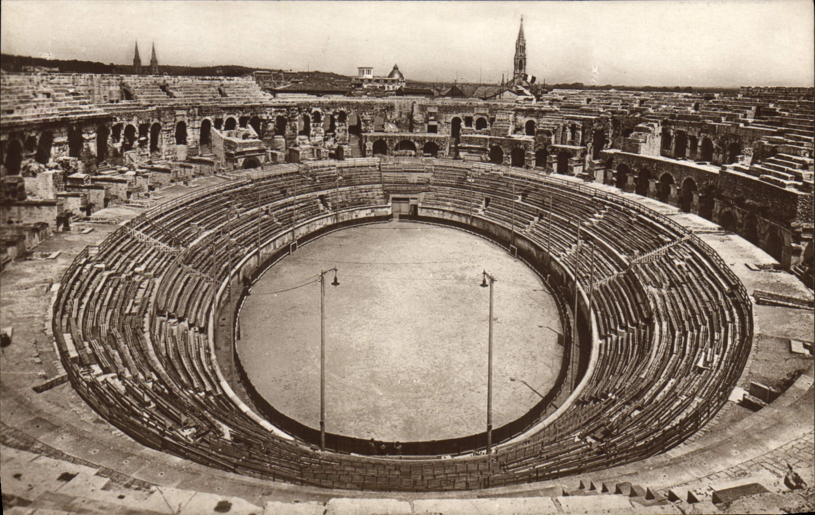 CPA Nimes Interieur Des Arenes