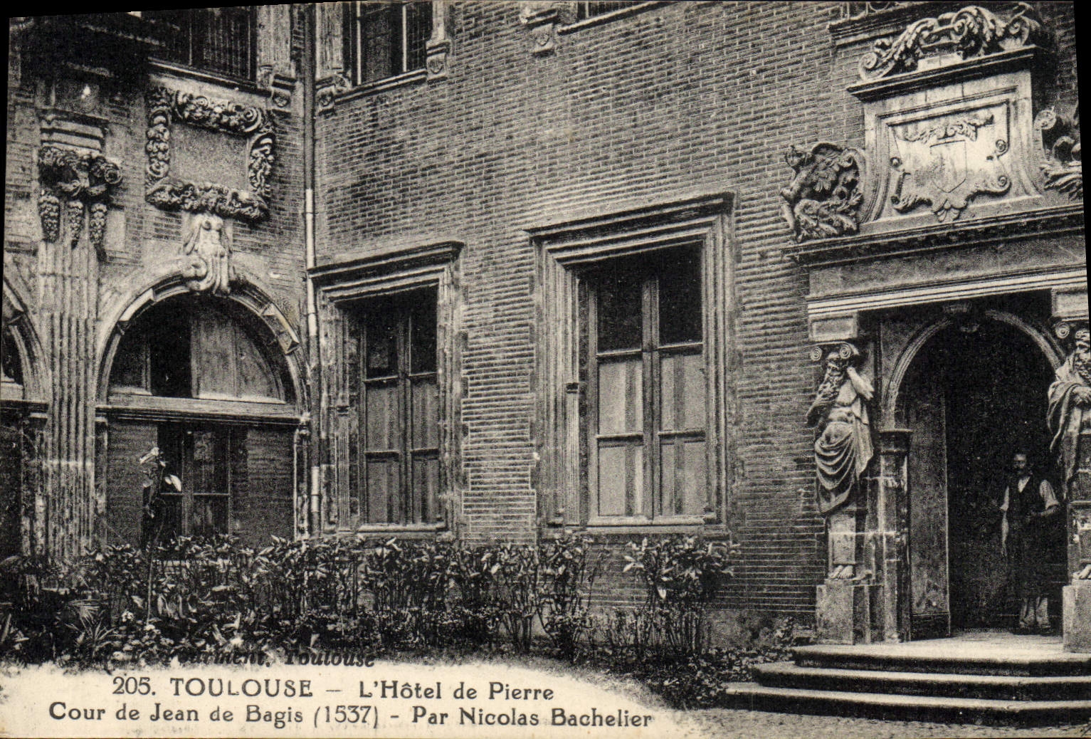 VINTAGE POSTCARD Toulouse the Hotel Of Pierre Court Of Jean De Bagis by Nicolas Graduate
