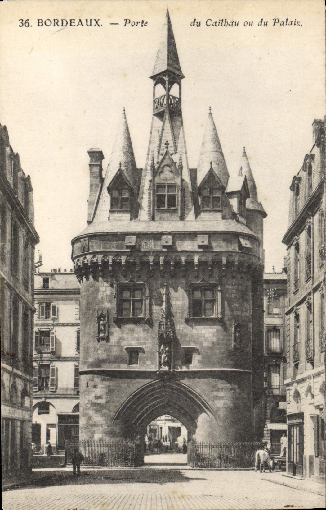 CPA Bordeaux Porte Du Cailbau ou Du Palais