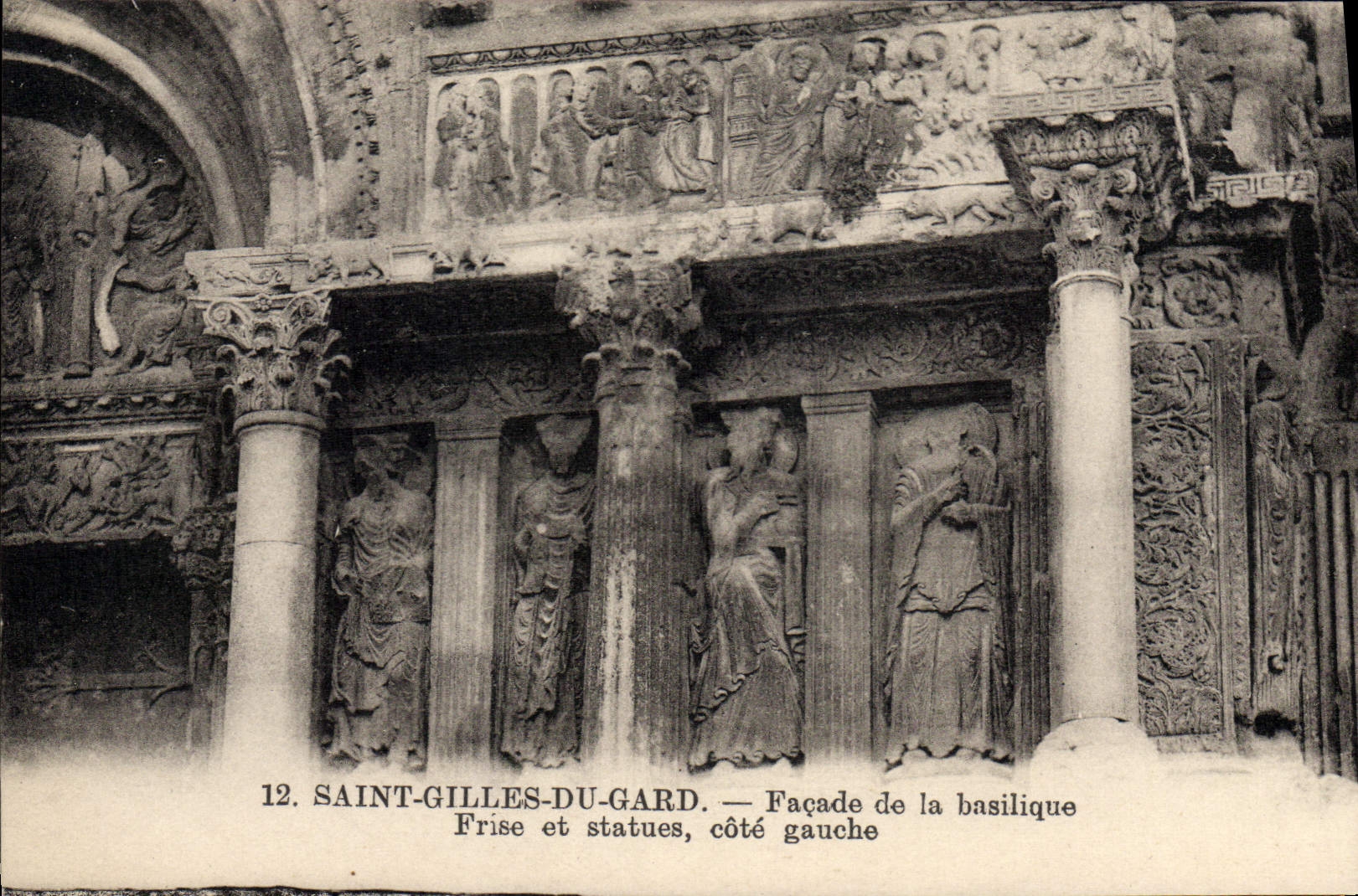 CPA Saint Gilles Du Gard Facade De La Basilique Frise et statues cote gauche