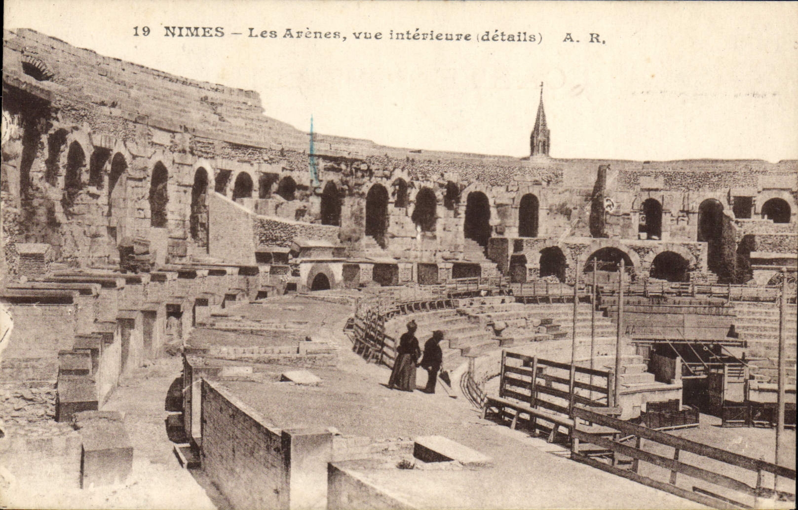 CPA Nimes Les Arenes Vue Interieure