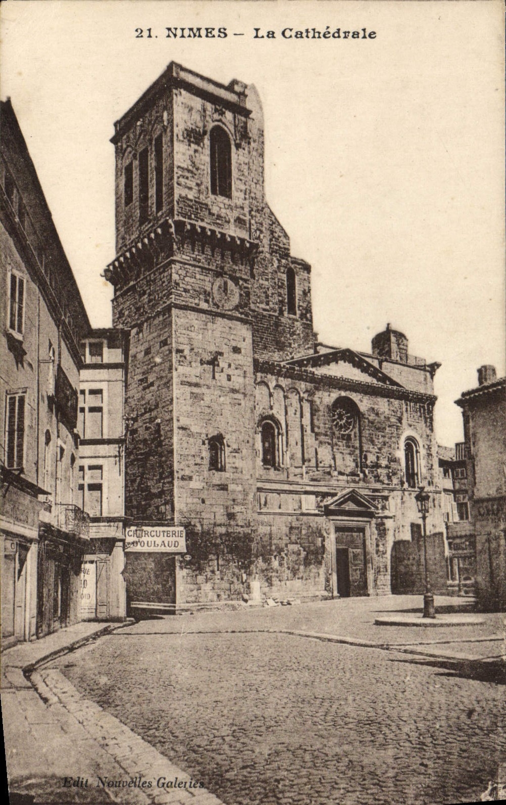 CPA Nimes Le Cathedrale