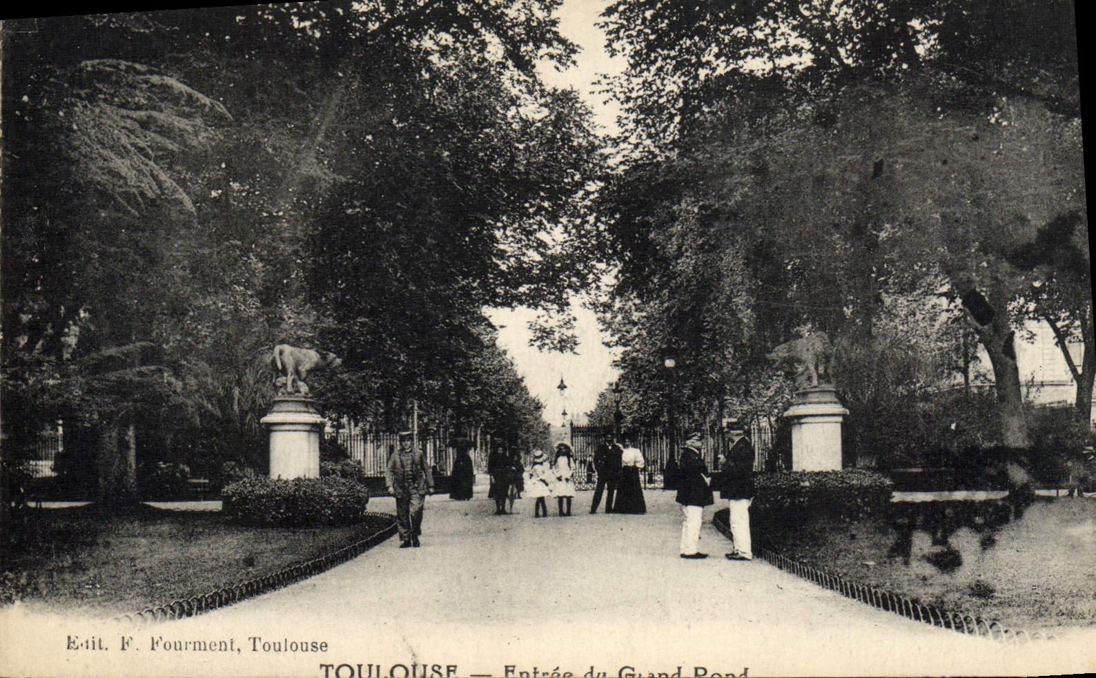 CPA Toulouse Entree Du Grand Rond