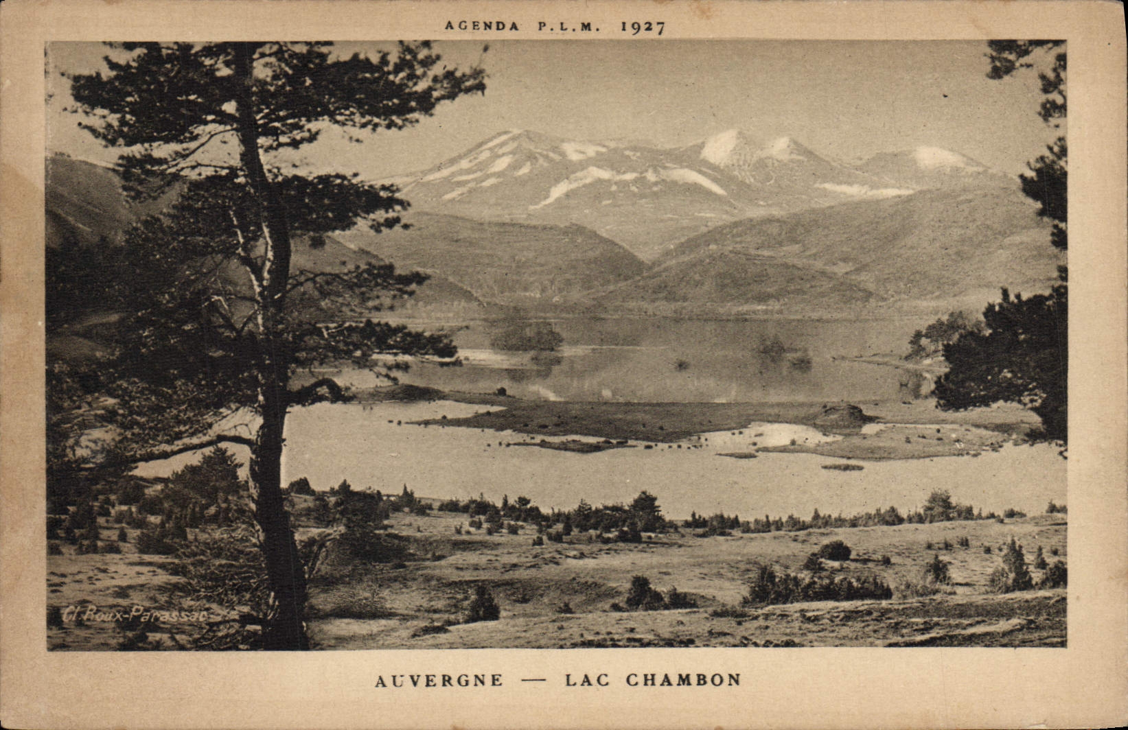 VINTAGE POSTCARD Auvergne Lake Chambon