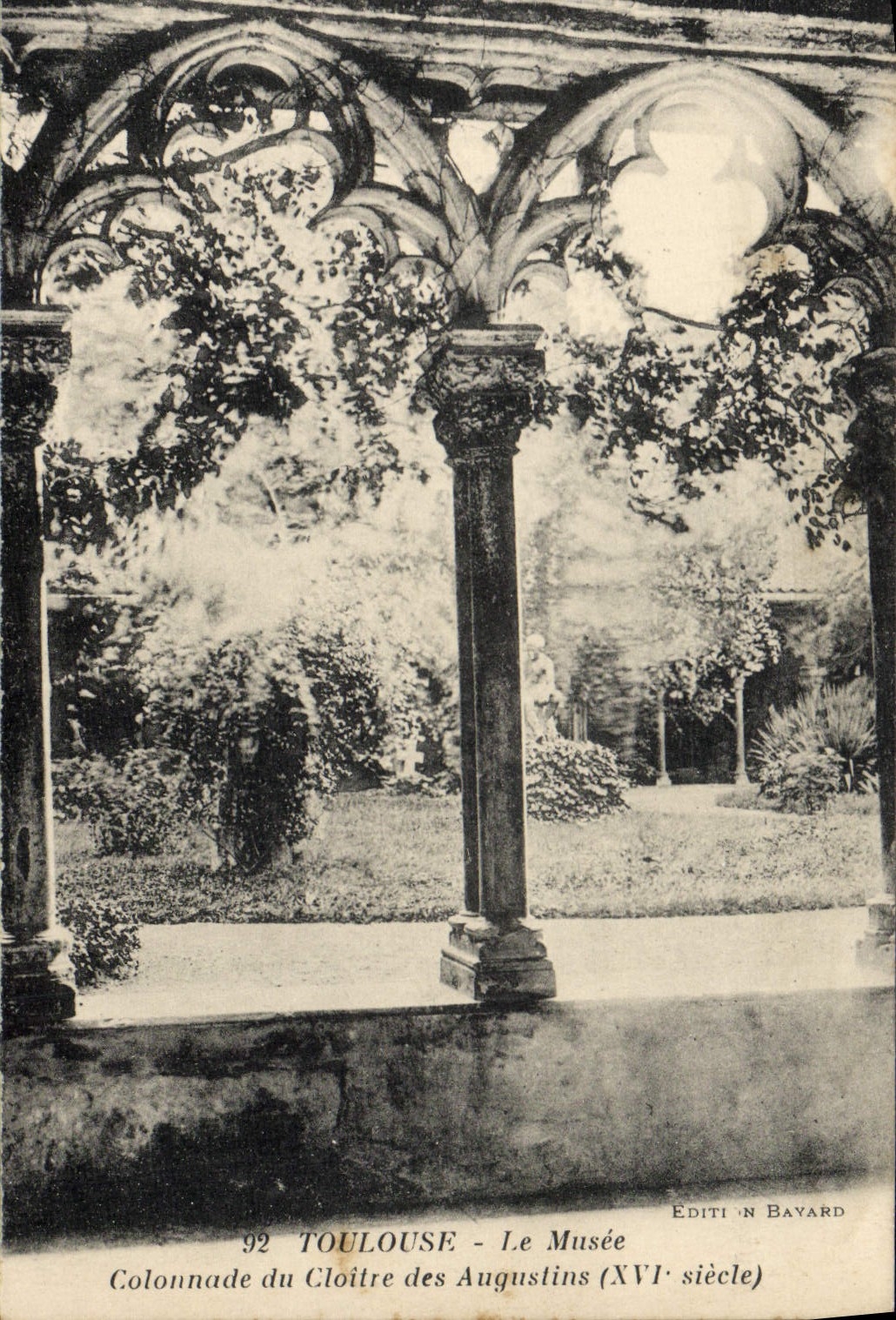 CPA Toulouse Le Musee Colonnade Du Cloitre Des Augustins