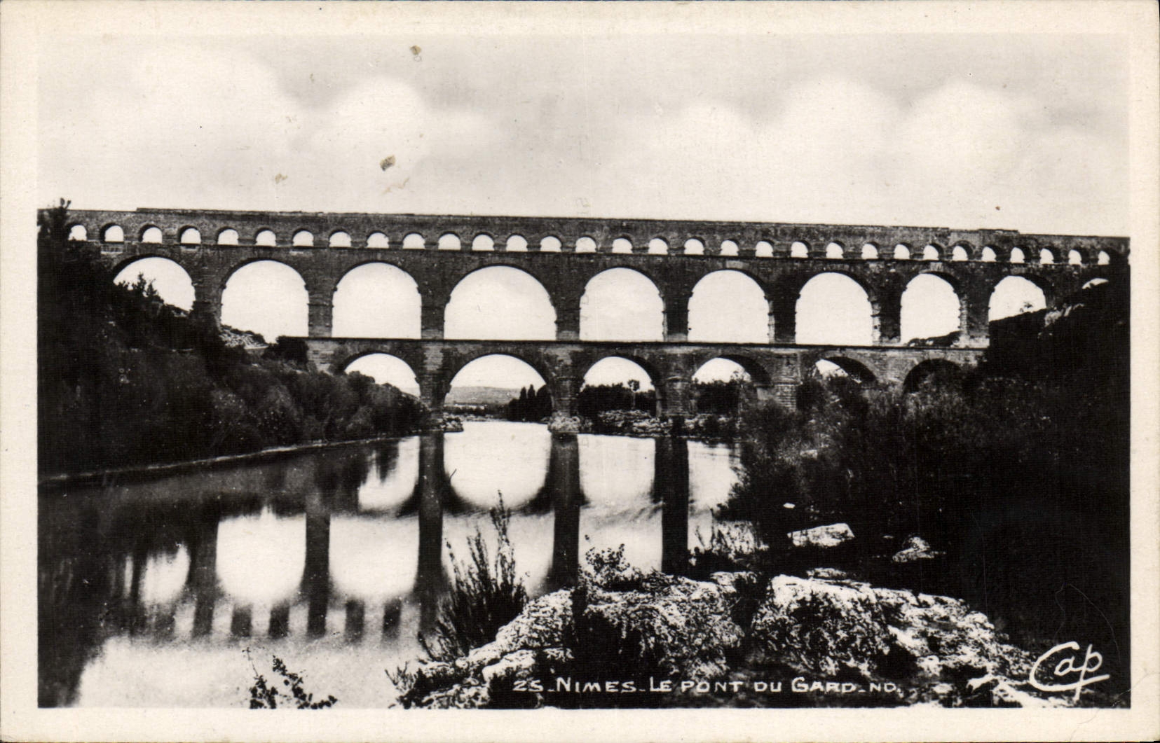 CPA Nimes Le Pont Du Gard