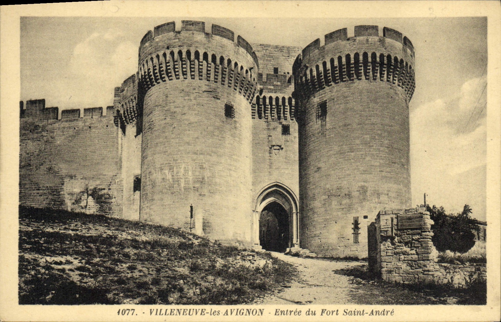 CPA Villeneuve Les Avignon Entree Du Fort Saint Andre
