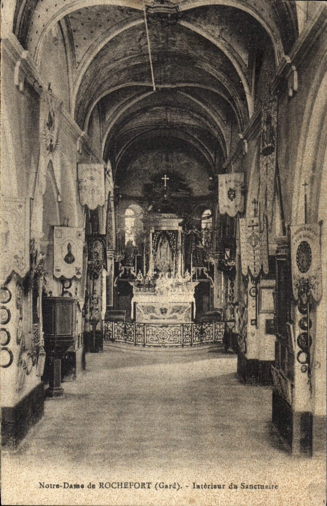 POSTAL Notre Dame de la VENDIMIA de Rochefort interior del santuario