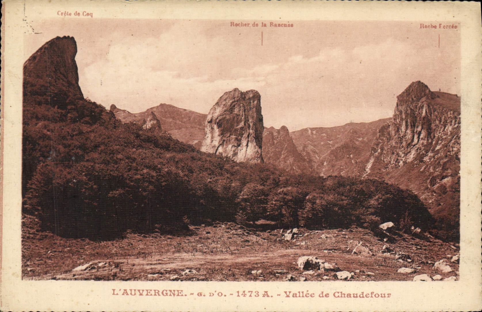 VINTAGE POSTCARD Auvergne Valley De Chaudefour