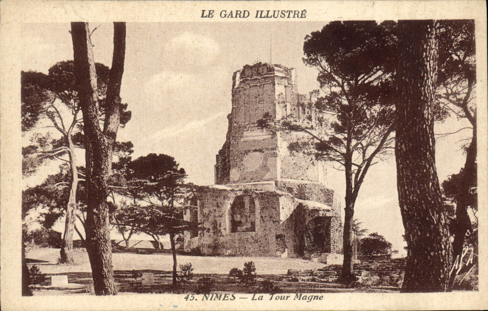 CPA Nimes La Tour Magne