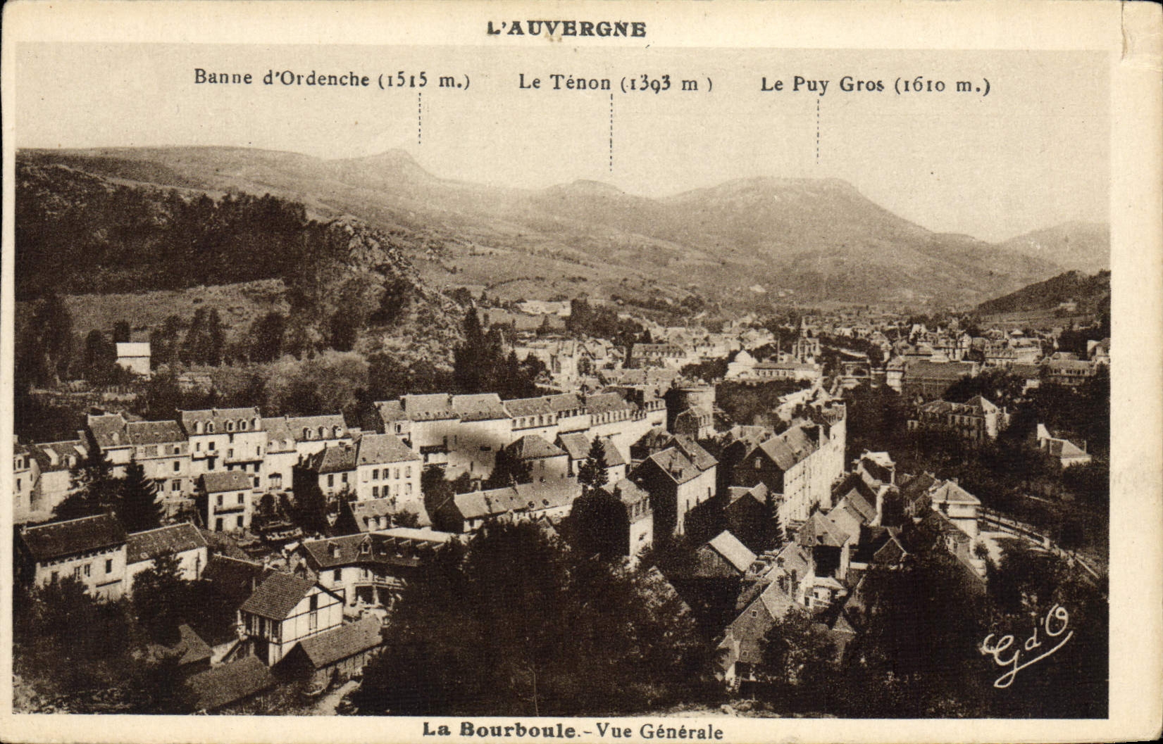 VINTAGE POSTCARD Auvergne Bourboule View