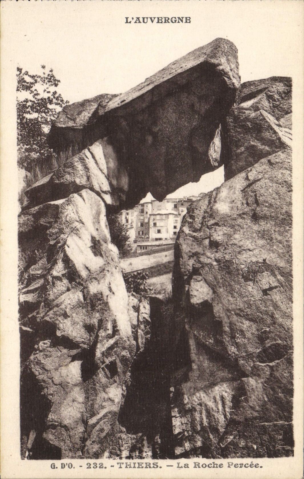 VINTAGE POSTCARD Auvergne Thiers the Bored Rock
