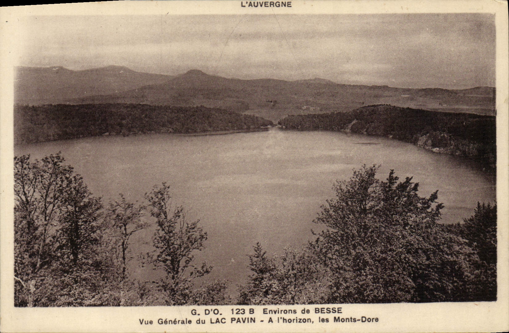 VINTAGE POSTCARD Environs De Besse View Of the Lake Pavin AD INTERIM 'Horizon the Mounts Gilds