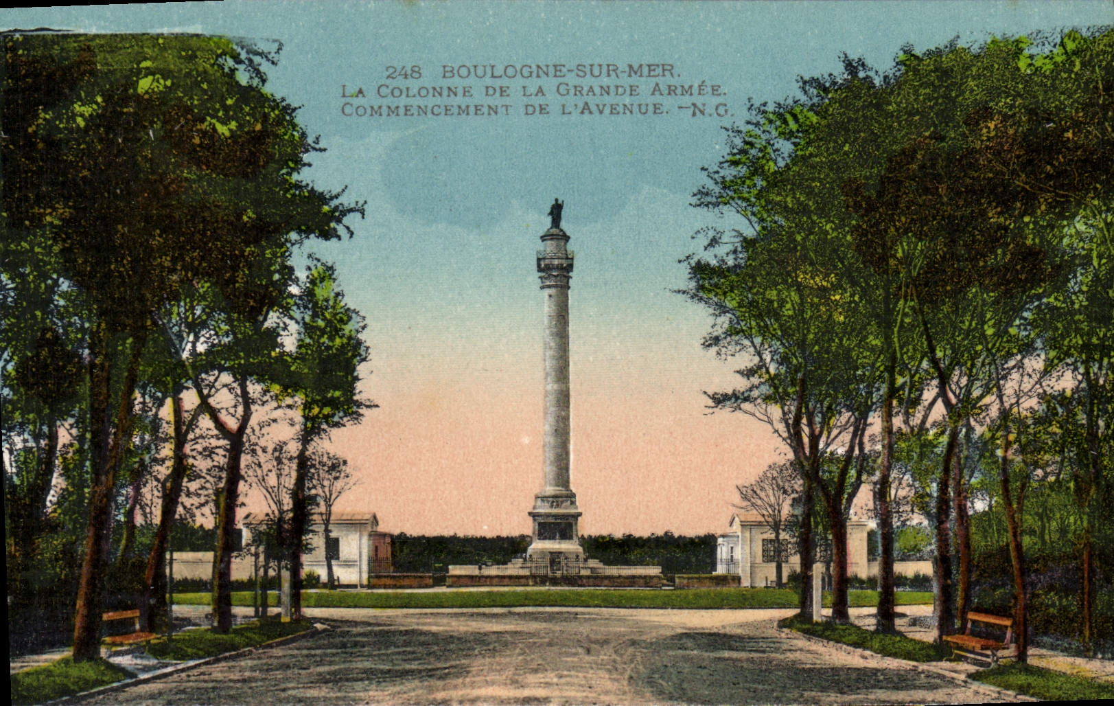 VINTAGE POSTCARD Boulogne On Sea the column of the Large army Beginning of the avenue