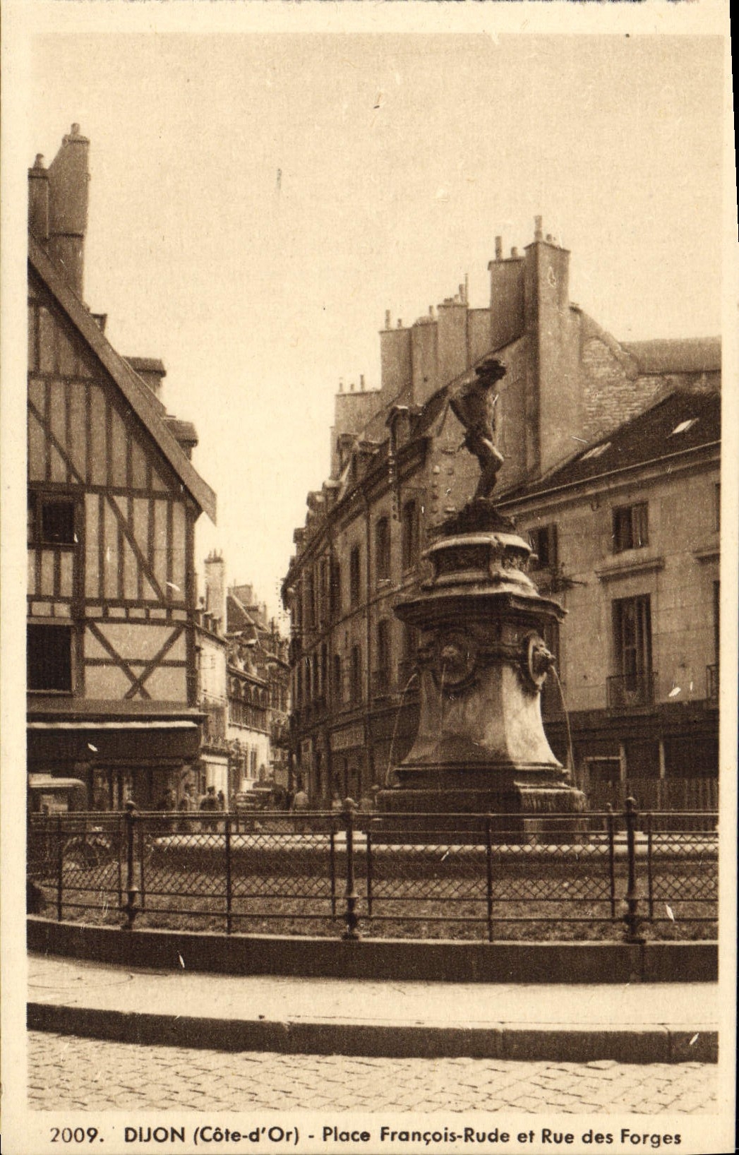 CPA Dijon Place Francois Rude Et Rue Des Forges