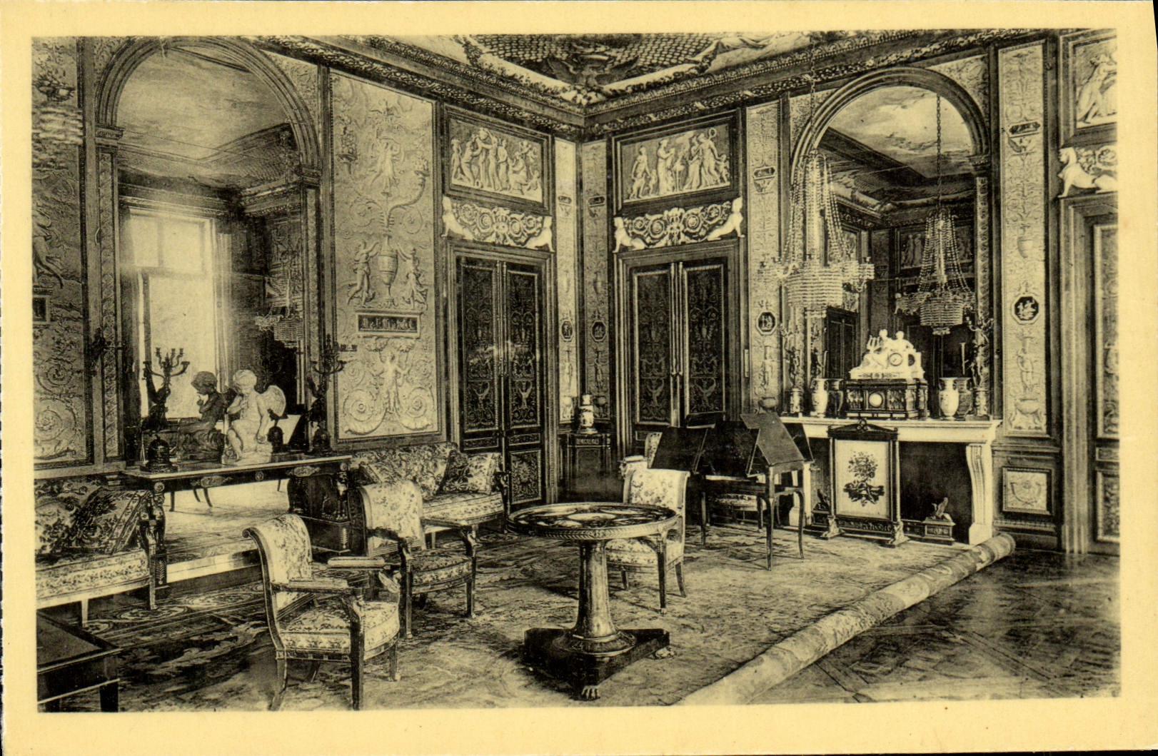 VINTAGE POSTCARD Castle De Fontainebleau Living room of music of Marie-Antoinette