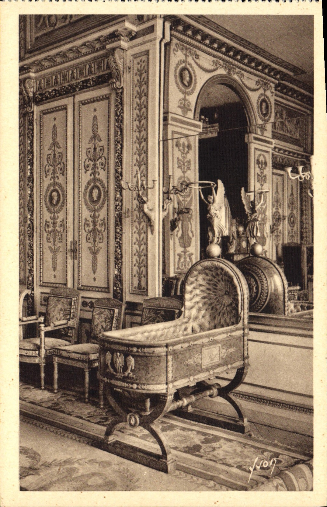 VINTAGE POSTCARD Fontainebleau Bercau Of King De Rome Napoleon II