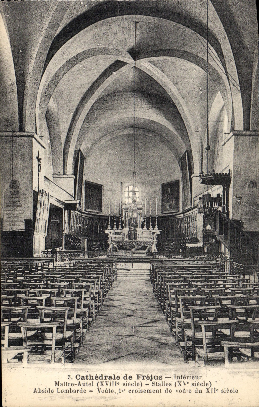 CPA Cathedrale De Frejus Maitre autel Stalles Abside lombarde