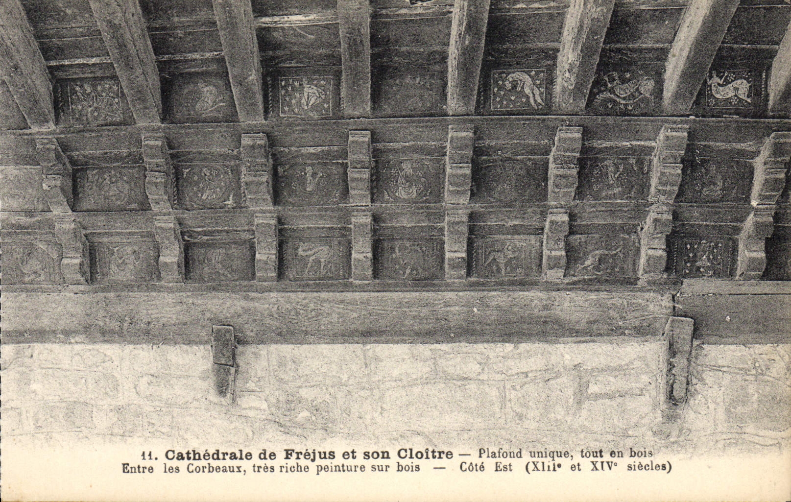 La catedral de la POSTAL de la VENDIMIA de Frejus y de su techo del claustro solo muy de la madera incorpora la pintura muy rica de las ménsulas en la madera