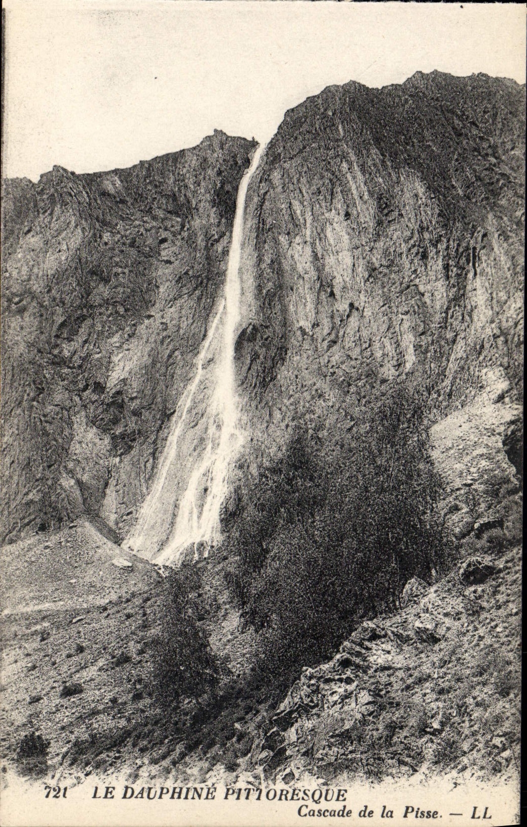 VINTAGE POSTCARD Dauphine the Picturesque Cascade Of the Piss