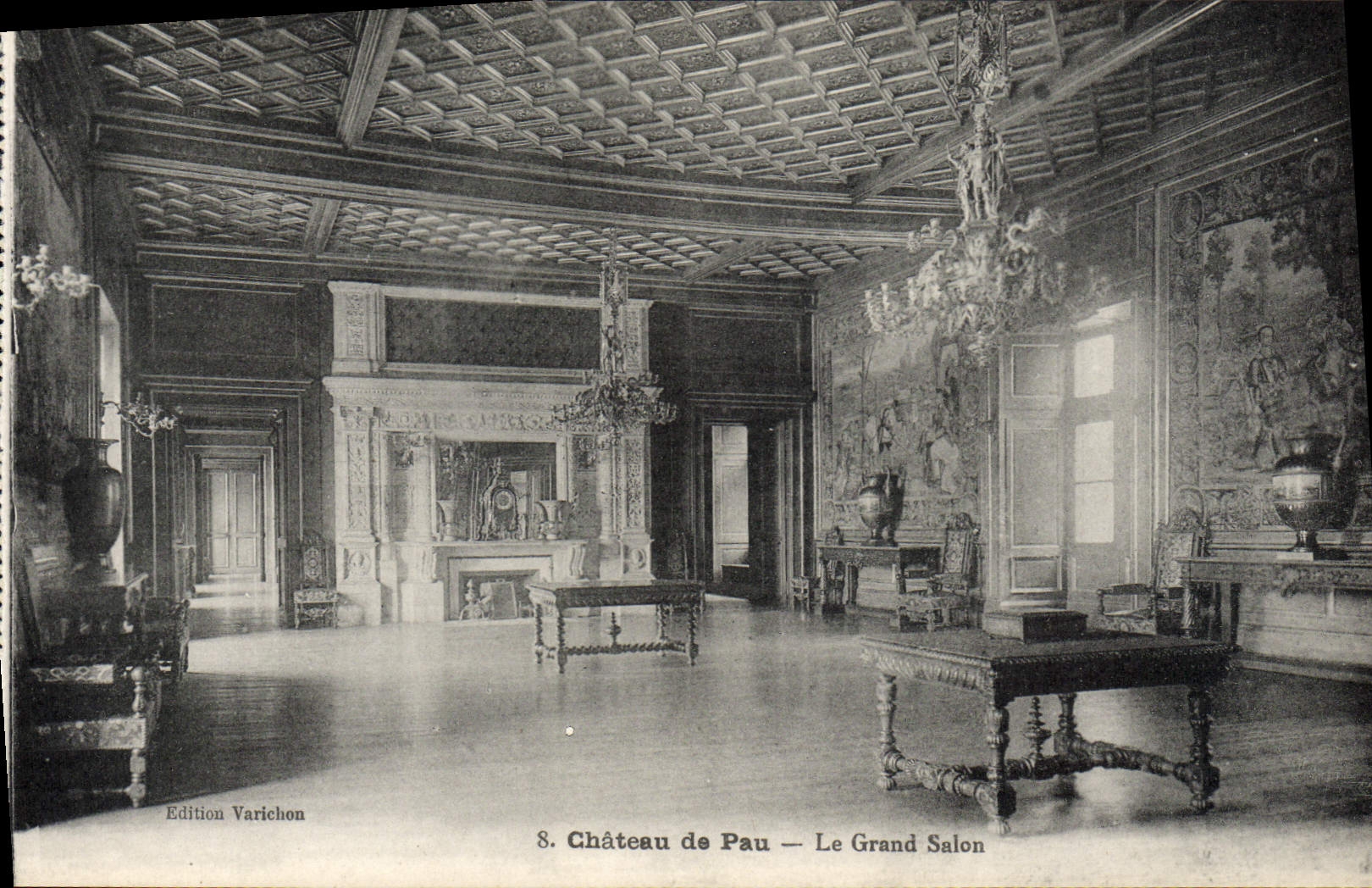 Castillo de Pau de la POSTAL de la VENDIMIA la sala de estar grande