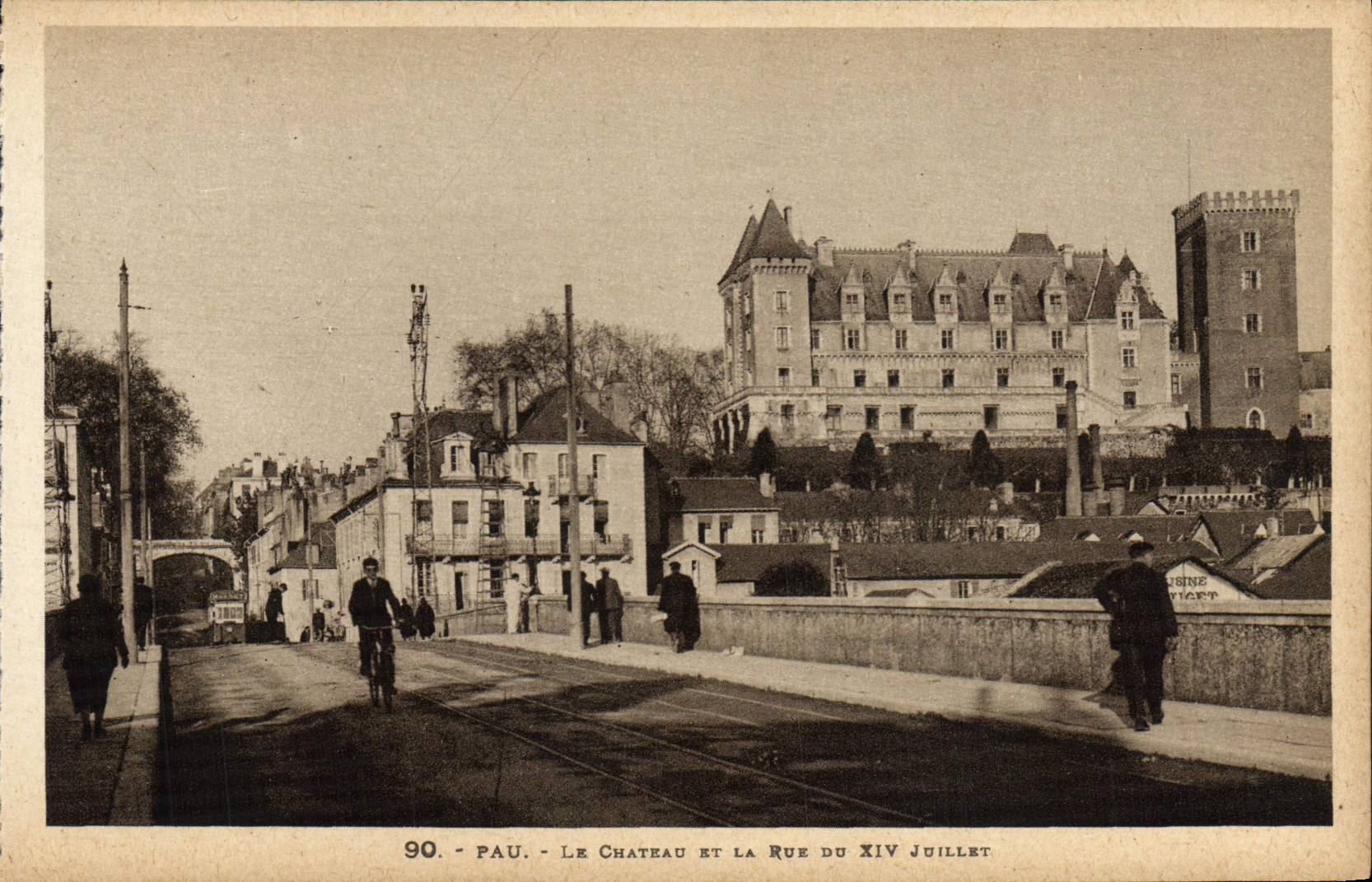 POSTAL Pau de la VENDIMIA el castillo y la calle de julio XIV