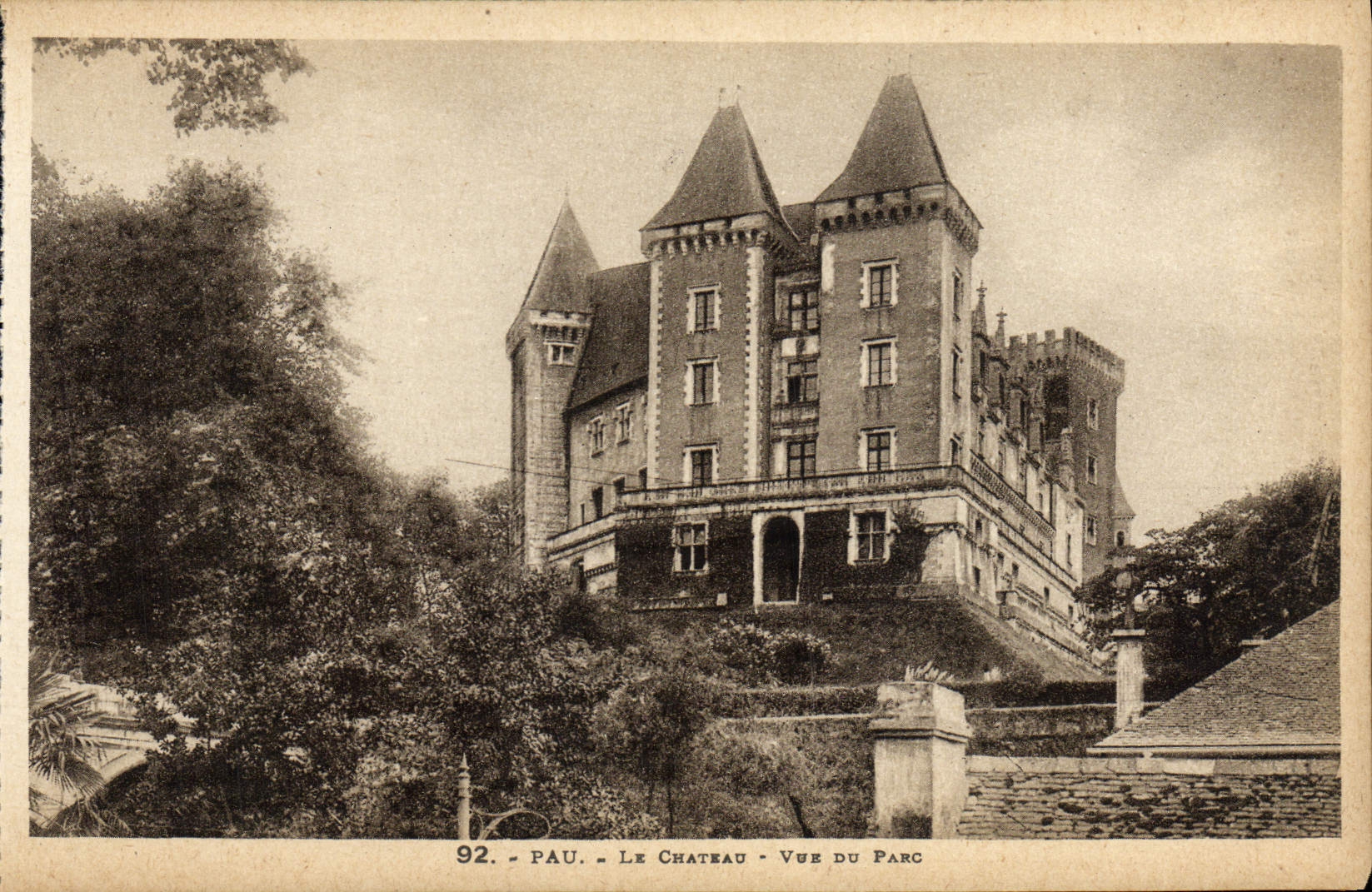 CPA Pau Le Chateau Vue du parc