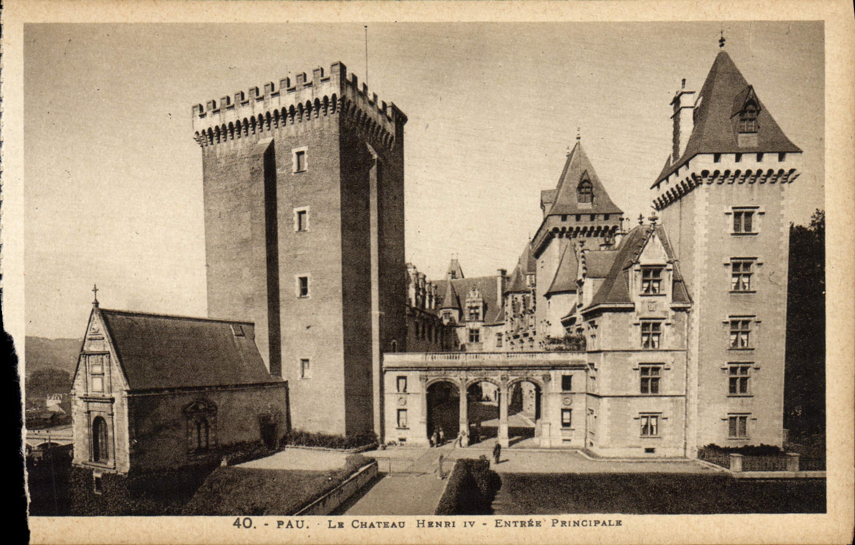 POSTAL Pau de la VENDIMIA la entrada principal de Enrique IV del castillo