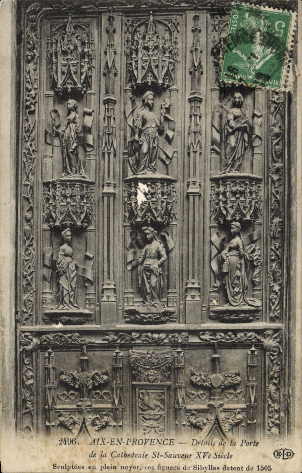 CPA Aix En Provence Details De La Porte de la cathedrale St Sauveur
