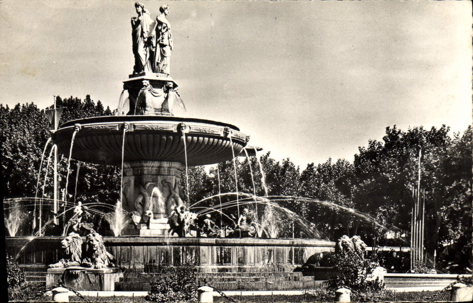 CPM Aix En Provence La Grande Fontaine