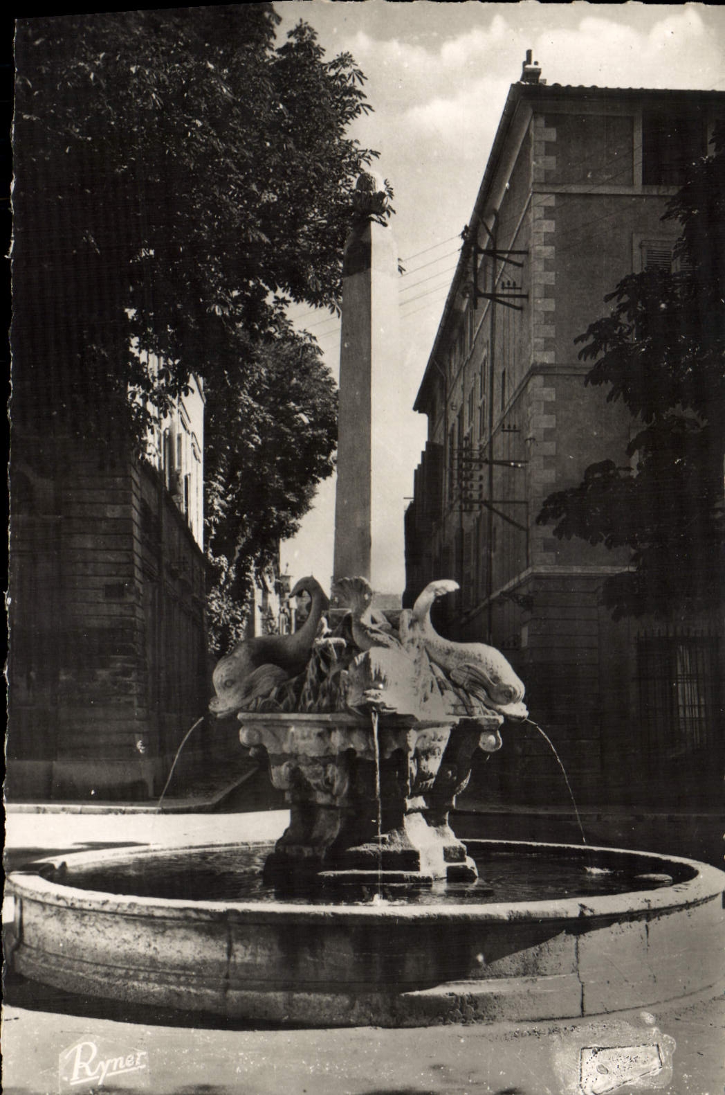 CPM Aix En Provence Fontaine Des Quatre Dauphins