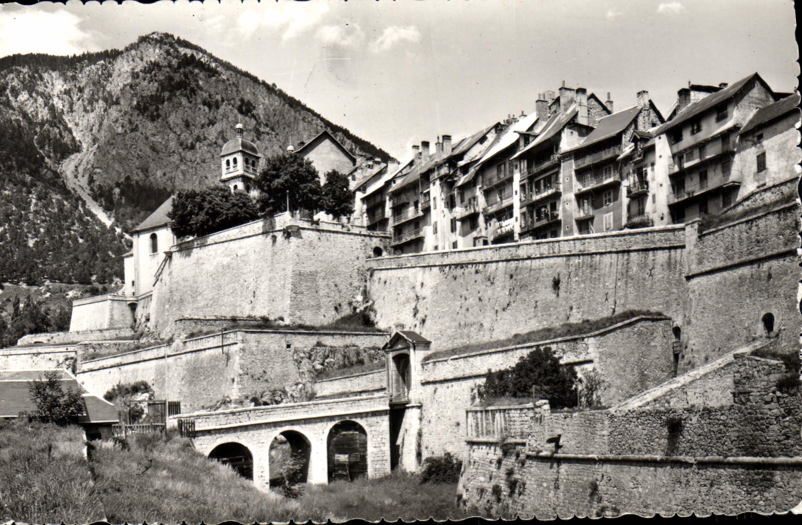 CPM Briancon Les Remparts
