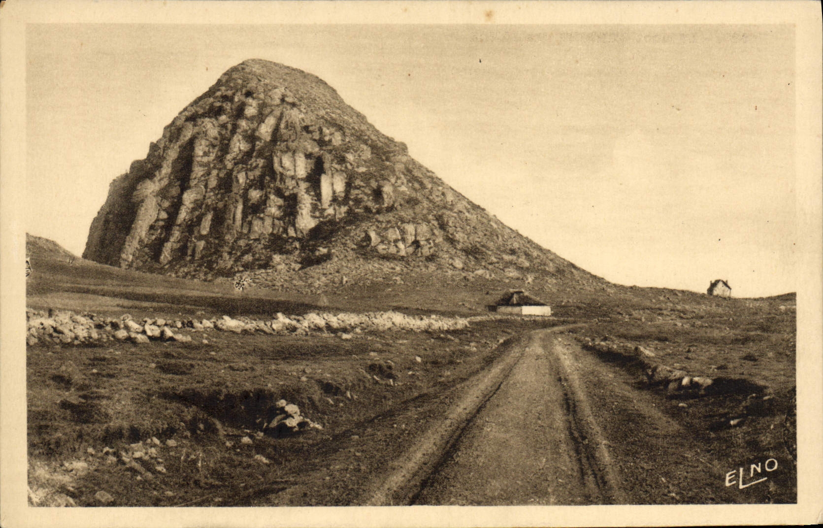 VINTAGE POSTCARD the Gerbier Mount Of the Snap rings Curious Phonolitic Mountain