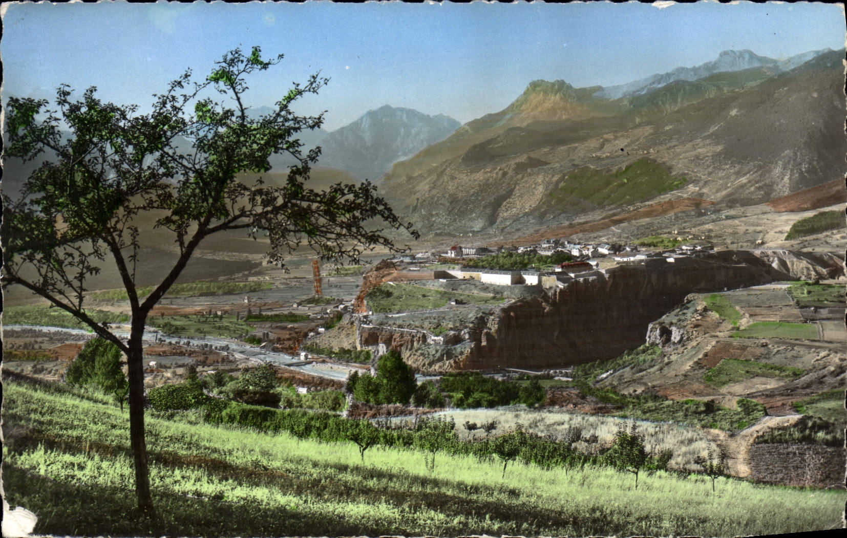 CPM Montdauphin Vue Generale Et Le Guil