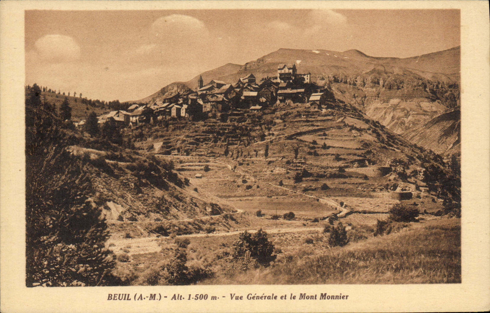 CPA Beuil Vue Generale et le Mont Monnier