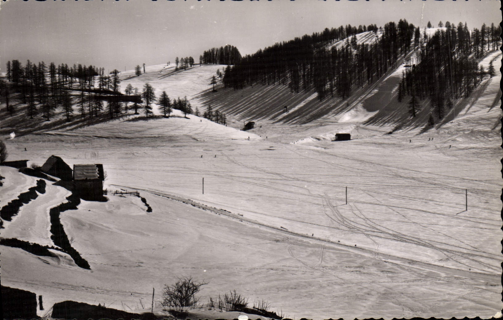 MODERN CARD Beuil Launes the track of jump and goes up it slope of Launes