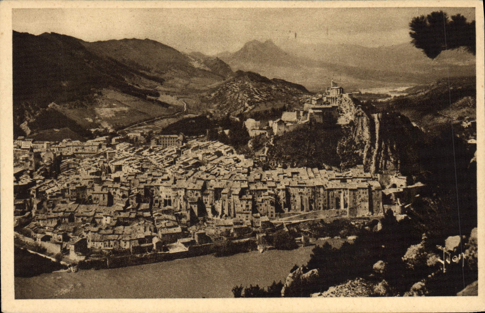 VINTAGE POSTCARD Sisteron View at the Bottom Valley of Buech