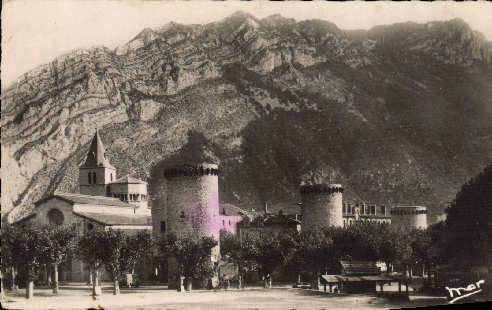 VINTAGE POSTCARD Sisteron Tours and the Citadel