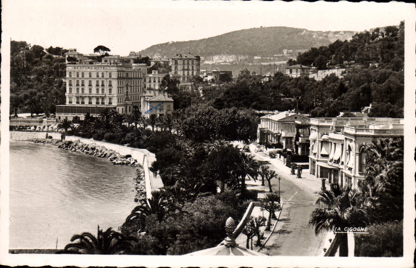 CPM Beaulieu Sur Mer Le Casino et la Baie des Fourmis L'Hotel Bedford
