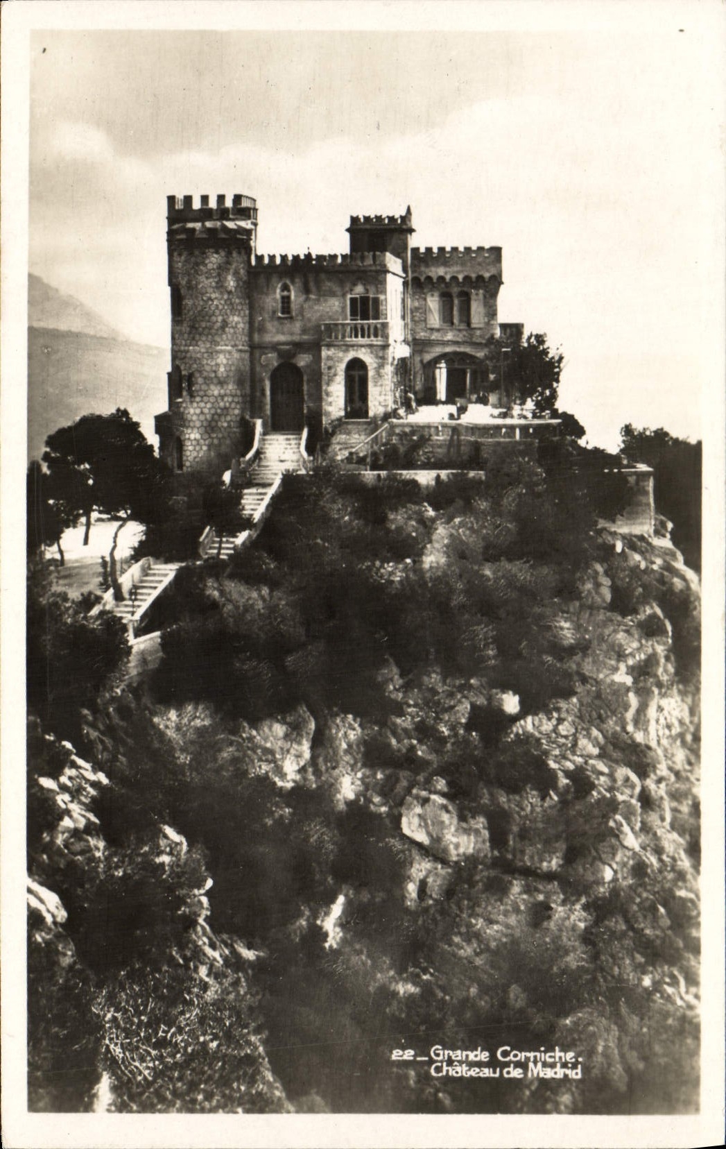 CPM Grande corniche Chateau de Madrid