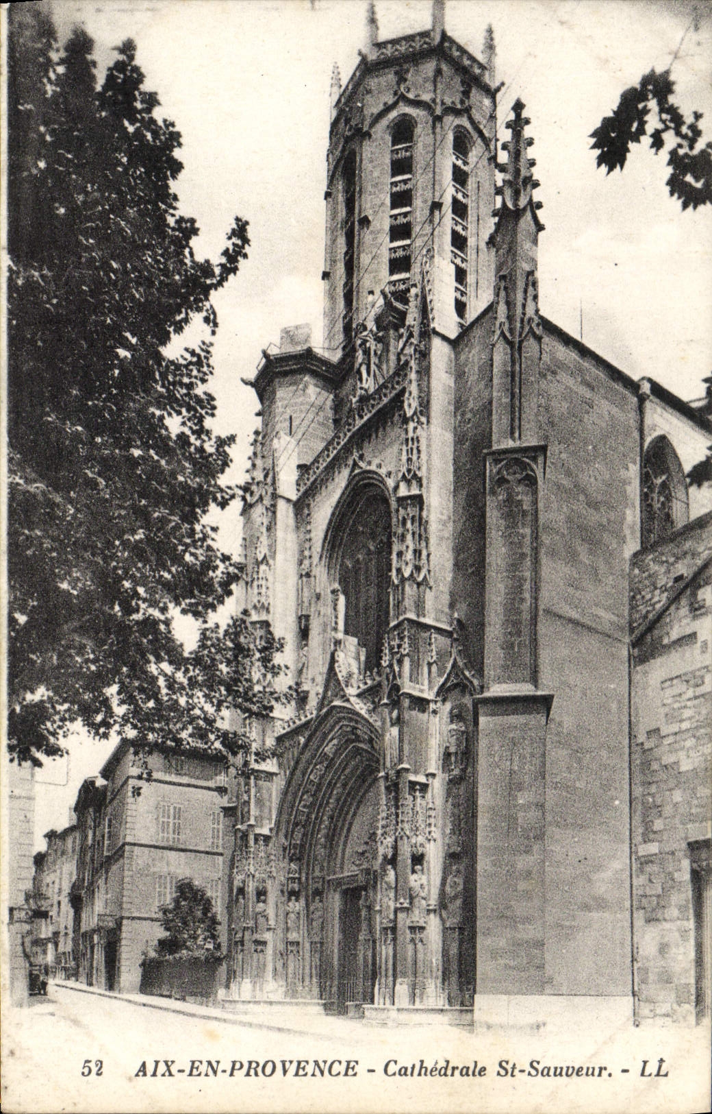 CPA Aix En Provence Cathedrale St Sauveur