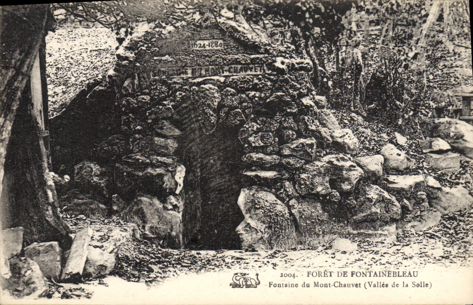 VINTAGE POSTCARD Drill of Fontainebleau Fountain of the Mount Chauvet Valley of the Plate