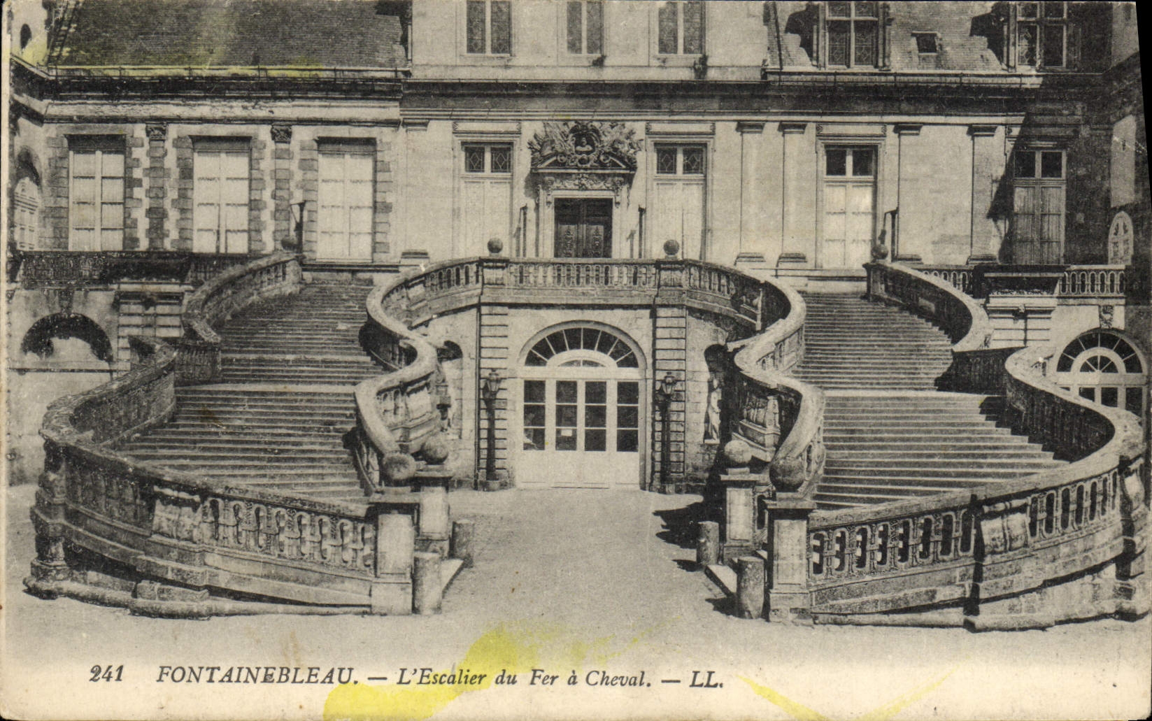 CPA Palais de Fontainebleau L'Escalier du Fer a Cheval